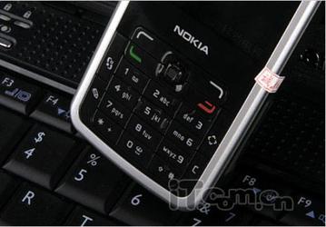«Живые» фото Nokia N77