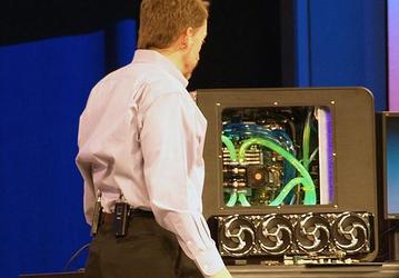 IDF: Intel показывает платформу Skulltrail на чипсете X38 Express с поддержкой SLI