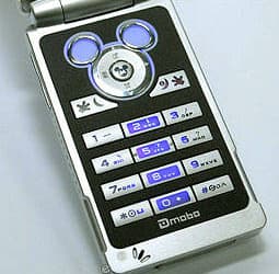 Dmobo M900: телефон в стиле «Микки Маус»