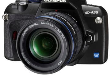 У Olympus готова замена зеркальной камере начального уровня E-420