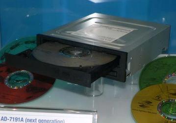 Три DVD-привода Optiarc, включая модель AD-7191A с 20-кратной скоростью записи