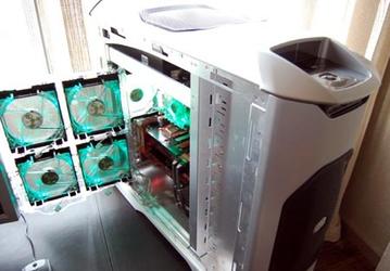 Фото дня: игровой ПК на базе Phenom, RD790 и двух Radeon HD 2900XT - в деле