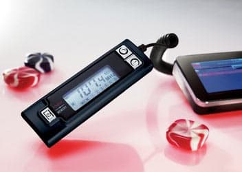 Ritmix: универсальный FM-трансмиттер FMT-900