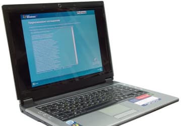 Ноутбук RoverBook Voyager V554