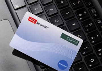 RSA SecurID 1100 — карта-дисплей  для защиты электронных транзакций