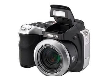 FUJIFILM выпускает FinePix S8000fd, 8-Мп широкоугольную камеру с 18-кратным (!) зумом