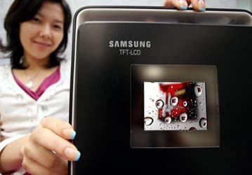 Фото дня: Samsung демонстрирует 3-дюймовый VGA-экран для цифровых камер