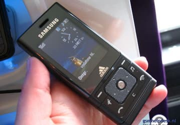 Samsung Adidas – ещё один не анонсированный телефон, "попавшийся в руки"