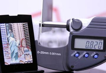 Samsung представляет ЖК-экран толщиной 0,82 мм