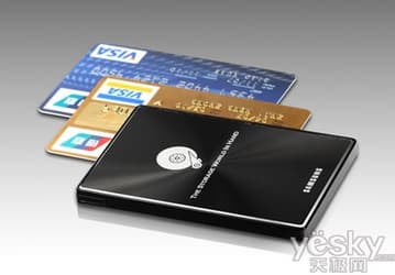 120-ГБ накопитель Samsung легко поместится в бумажник