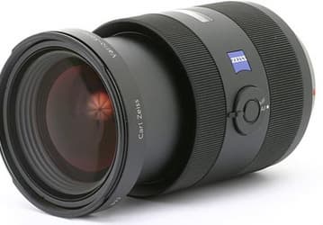 Два объектива Sony для системы α: 70-300 f4,5-5,6 G и Zeiss T* 24-70 f/2,8