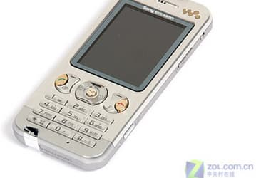Sony Ericsson W890i - тонкий 3G Walkman "вживую"