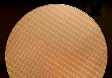 Фото дня: Intel демонстрирует Xeon MP - Tigerton