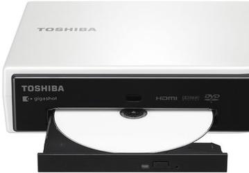 Toshiba Gigashot GSC-DW1— внешний пишущий DVD-привод-плеер с ДУ, для работы которого ПК необязателен