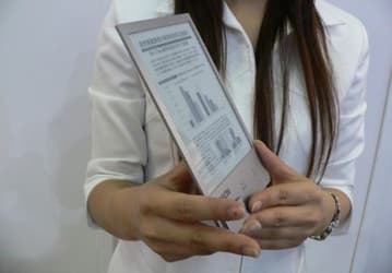 Seiko Epson показывает дисплей на базе электронной бумаги с разрешением 1600 х 1200 и весом в 57 г