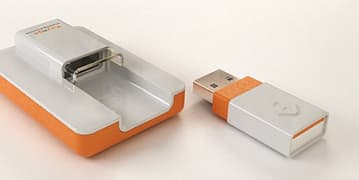 Touch360 знает, как пользоваться USB-накопителем, не вынимая его из кармана