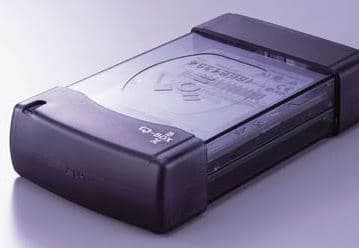 2,5-винчестер с интерфейсом IEEE1394 от QUEST
