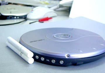Миниатюрный MP3/CD плеер от iRiver