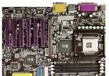 Comdex Fall 2001: SiS645 плата от SOYO