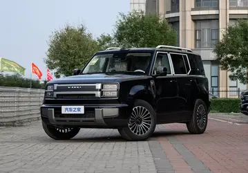 Полный привод, 598 л.с., 1400 км на баке бензина — за 232 тыс. юаней (3,0 млн рублей): флагманские внедорожники Great Wall H10 отправились первым покупателям