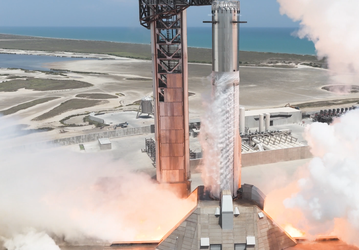 SpaceX показала всю мощь Super Heavy перед новым запуском Starship: опубликовано эффектное видео статического прожига
