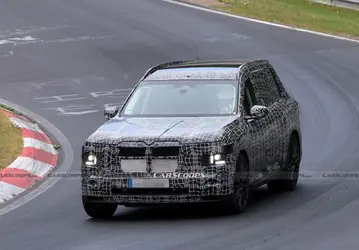 Новый BMW X7 засняли на фото, он сохранил фирменные «ноздри» и мотор V8