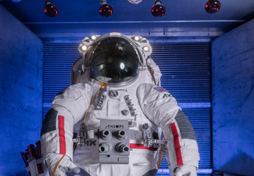 Axiom Space готовит упрощённую версию скафандра AxEMU для пилотируемых миссий Artemis