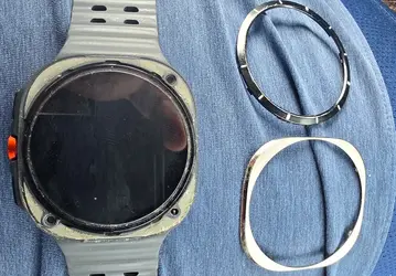 Samsung, и это флагманские часы? Пользователи сообщают, что у Samsung Galaxy Watch Ultra разваливается корпус