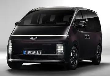 Большой и просторный Hyundai, которому не нужен бензин: в Европе стартовали продажи Hyundai Staria Electric