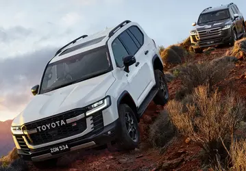 Toyota пришлось придумать дополнительную защиту, чтобы Land Cruiser 300 и Land Cruiser Prado 250 не угоняли
