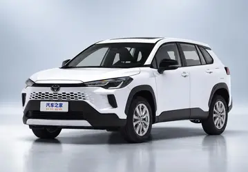 У российских дилеров появились гибридные Toyota Corolla Cross: 196 л.с. и 3,9 млн рублей