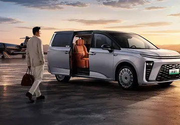 Одноклассник Toyota Alphard с акцентом на комфорте пассажиров и заменой батареи за 90 секунд. Представлен минивэн SAIC Maxus 9 2027
