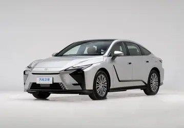 Совершенно новый Lexus ES начали продавать в России — от 7,9 млн рублей