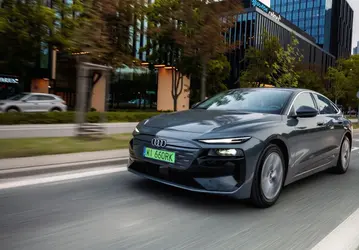 Всего 7,09 кВт·ч на 100 км. Audi A6 Sportback e-tron установил рекорд Гиннесса — он проехал 1338 км на одной зарядке