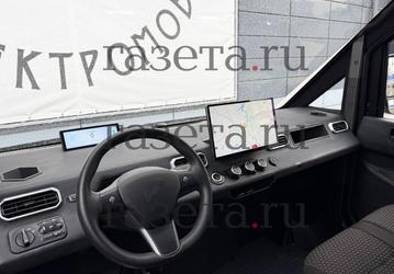 Российская «Кибергазель» с вечным кузовом получила салон в духе Tesla: опубликовано первое фото салона электрического фургона «Руссо-Балт» Ф20