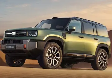 Убийца Li Auto и BYD. Представлен флагманский внедорожник Geely Galaxy Battleship 700: 938 л.с., полный привод, 1770 км на баке бензина, режим лодки — всего 220 тыс. юаней (2,8 млн рублей)