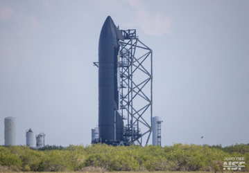 Starship покрылся инеем: SpaceX готовит корабль к Flight 15