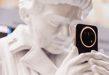 Honor X9e Pro почти трое суток простоял на улице на Арбате без подзарядки и потратил 27% заряда: эксперимент Honor и «ЛизаАлерт»
