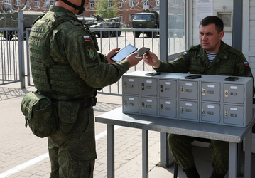 Российским военным запретили пользоваться смартфонами и планшетами на службе