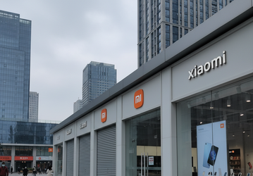 Xiaomi закрывает все магазины в Китае