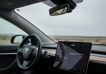 NHTSA официально просит Tesla отозвать более 150 000 электромобилей