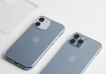 На iPhone 12 Pro надели чехол от iPhone 13 Pro. Это лучше всего показывает, насколько камера новой модели стала больше