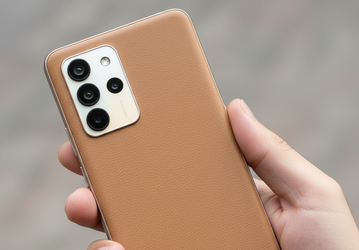 Опубликовано живое фото Realme GT Master Edition в руках пользователя