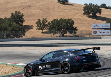 Tesla Model S Plaid установила новый рекорд для электромобилей на трассе Laguna Seca
