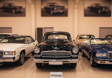 Правительственный ГАЗ-13 «Чайка», Cadillac Eldorado, ГАЗ-24 «Волга» и Chrysler LeBaron выставили на продажу в Калининграде
