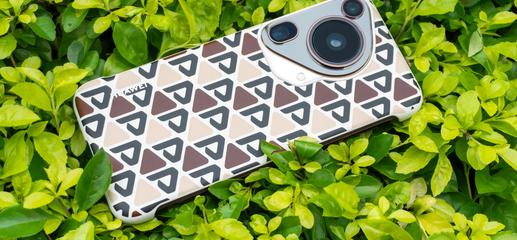 Смартфон Huawei Pura 70 Ultra: