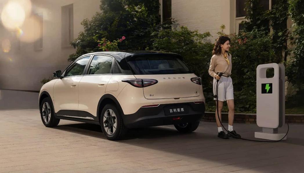 Фото Geely