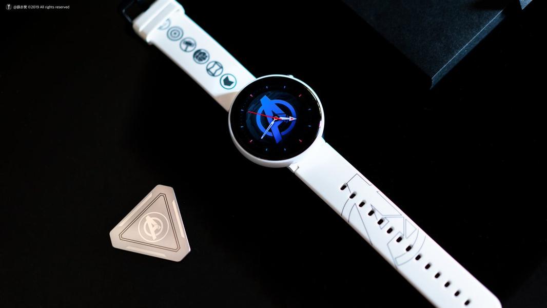 Специальная версия новинки Huami Amazfit позирует на живых фото, фото 2