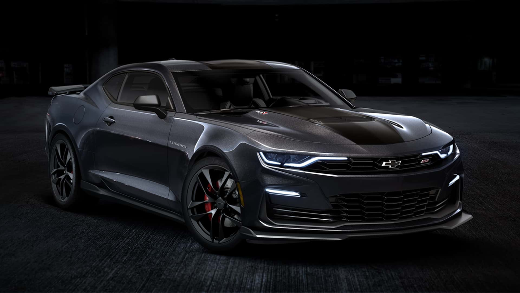 Chevrolet прощается с шестым поколением Camaro, представив спецверсии для поклонников с разным достатком, фото 1
