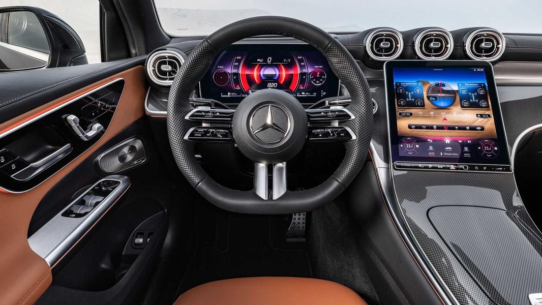 Новейший Mercedes-Benz GLC 300 4MATIC Coupe скоро поступит в салоны. Названы цены, фото 3